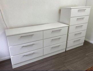 DRESSER AND CHEST  ( CÓMODA Y GAVETERO)