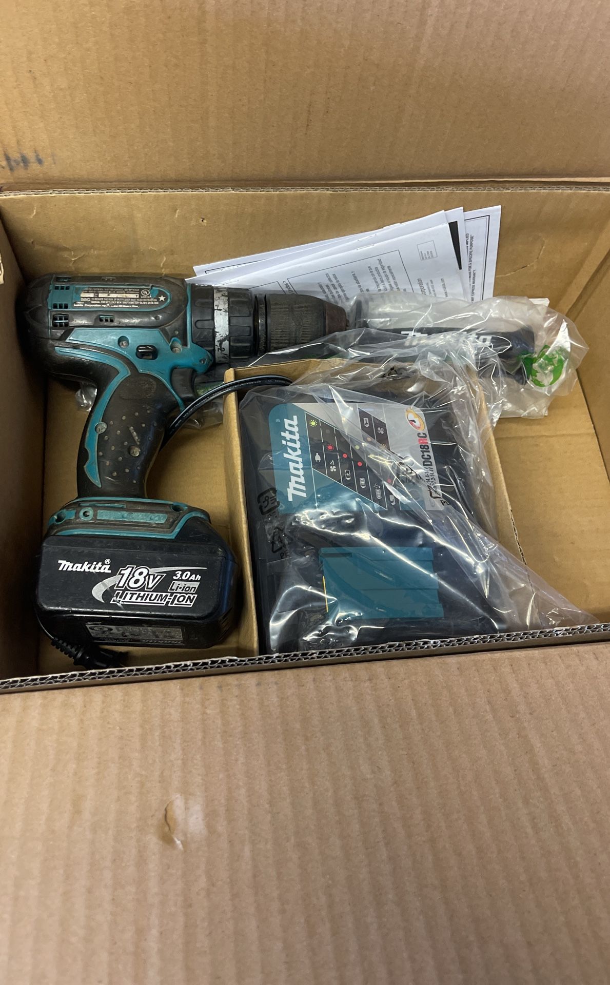 MAkita Drill Charger 