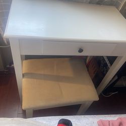 White Desk 