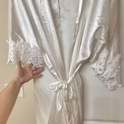 White Satin Bride Robe with Lace Trim new no tag