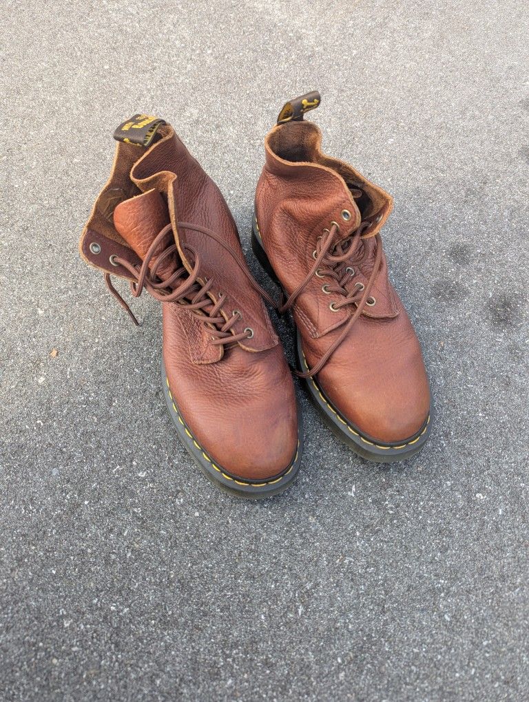 Dr. Martens Mens 11 Smooth Leather Lace-Up Boots