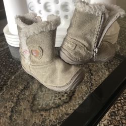 Cute Baby Girl Boots Size 5