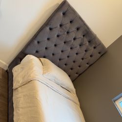 New Twin Size Tufted Velvet Bed