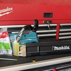 MAKITA XGT 18 in. 40V max Brushless Electric Battery Chainsaw (Tool Only)