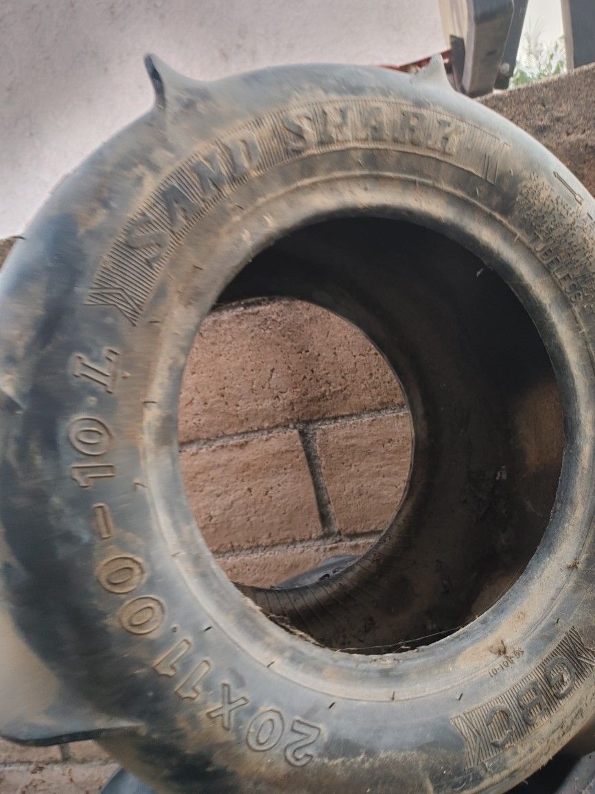 Paddle Tires 20x10-10