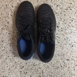 Nike Turf Soccer Shoes Size 8.5