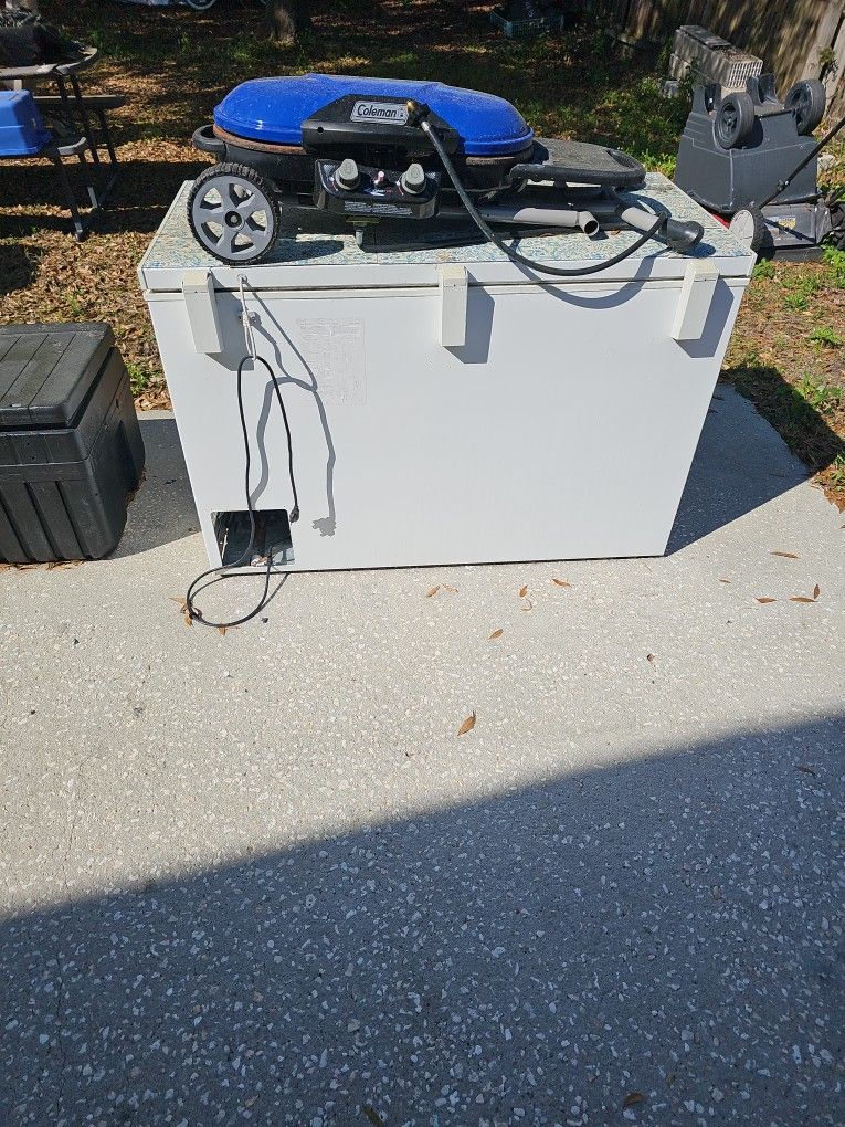 Trust Freezer Works Perfectly Nice And Clean $50