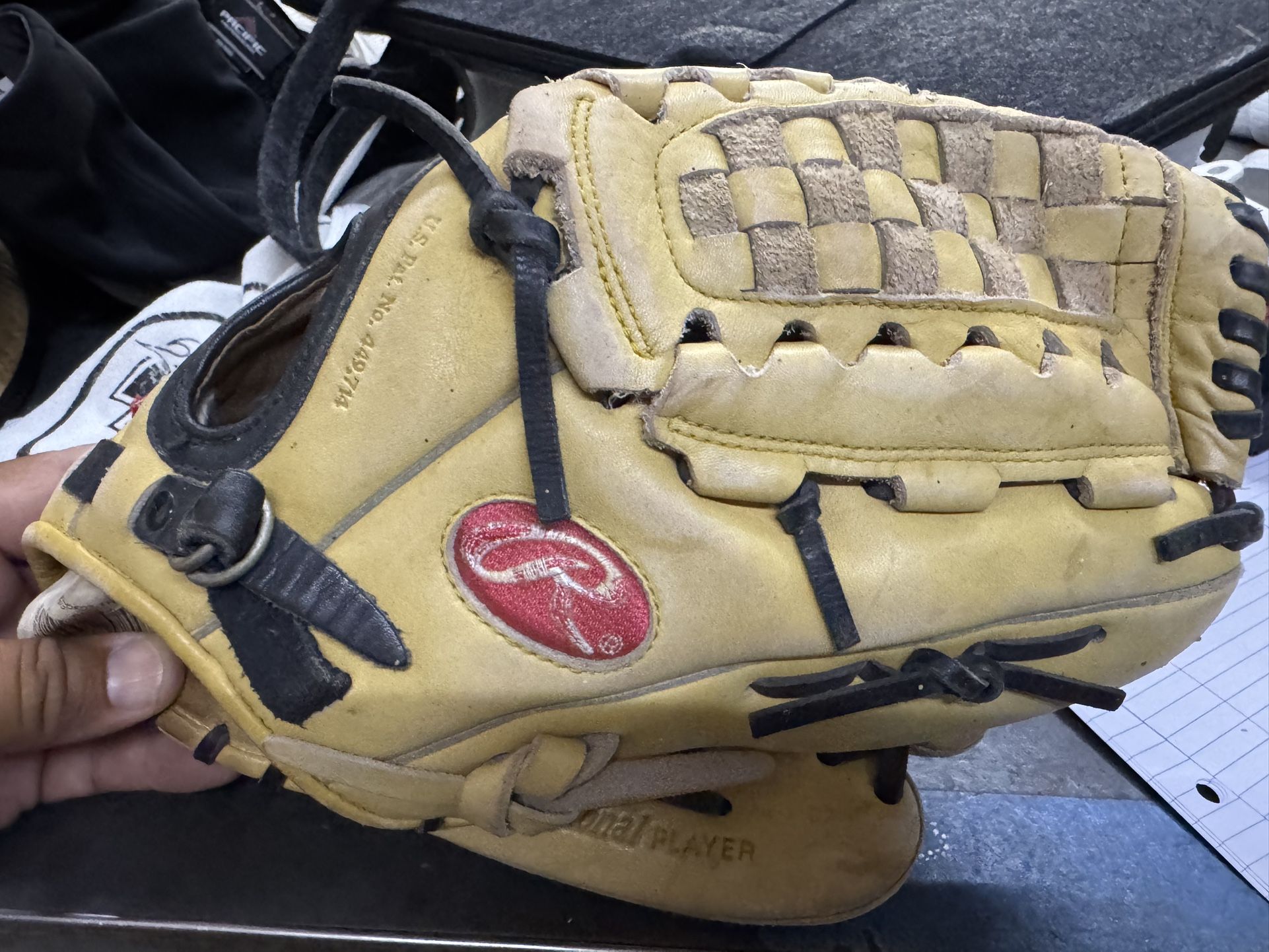 Rawlings baseball glove