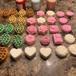 Handmade soaps and 100% natural aromatic candles