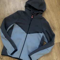 Nike Tech Gray Size Small 