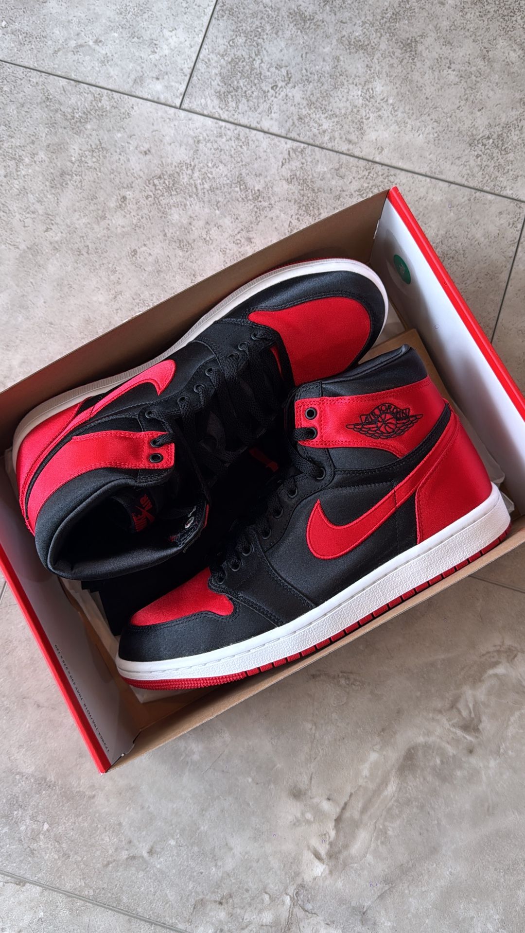 Jordan 1 Satin Bred 