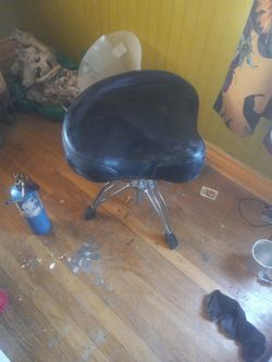 Tama Throne Great Condition 