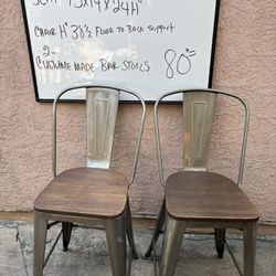 2 Stackable Chairs