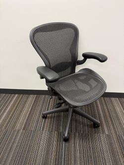 Herman Miller Aeron Graphite size B with tilt lock