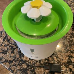 Cat (sm Dog) Flower Drinking Fountain 