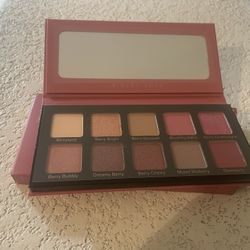 Violet Voss Eyeshadow Palette 