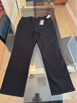 NEW Gloria Vanderbilt Amanda Slimming Jeans – Women’s Size 16 Average – Black $10 OBO