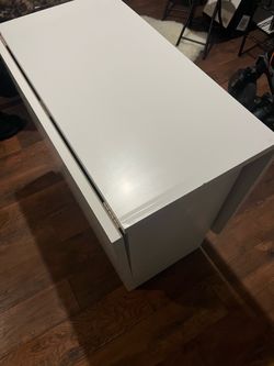 folding table with chairs