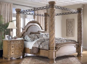 North Shore King Canopy Bed