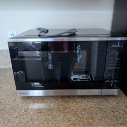 Panasonic NN-SC67NS 1.3 cu. ft. Countertop Microwave Oven features 1200 Watts