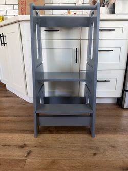 Blue/grey toddler tower