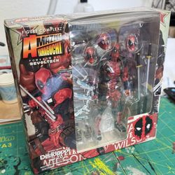 Amazing Yamaguchi Revoltech Deadpool 2.0