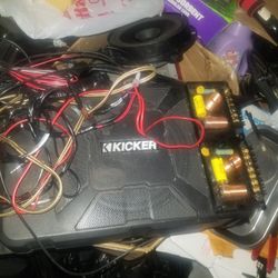  Kicker 11HS8 8” 150 Watt Hideaway Compact Car Audio Powered Subwoofer Sub HS8