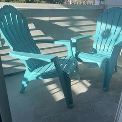 Outdoor Chairs & Table