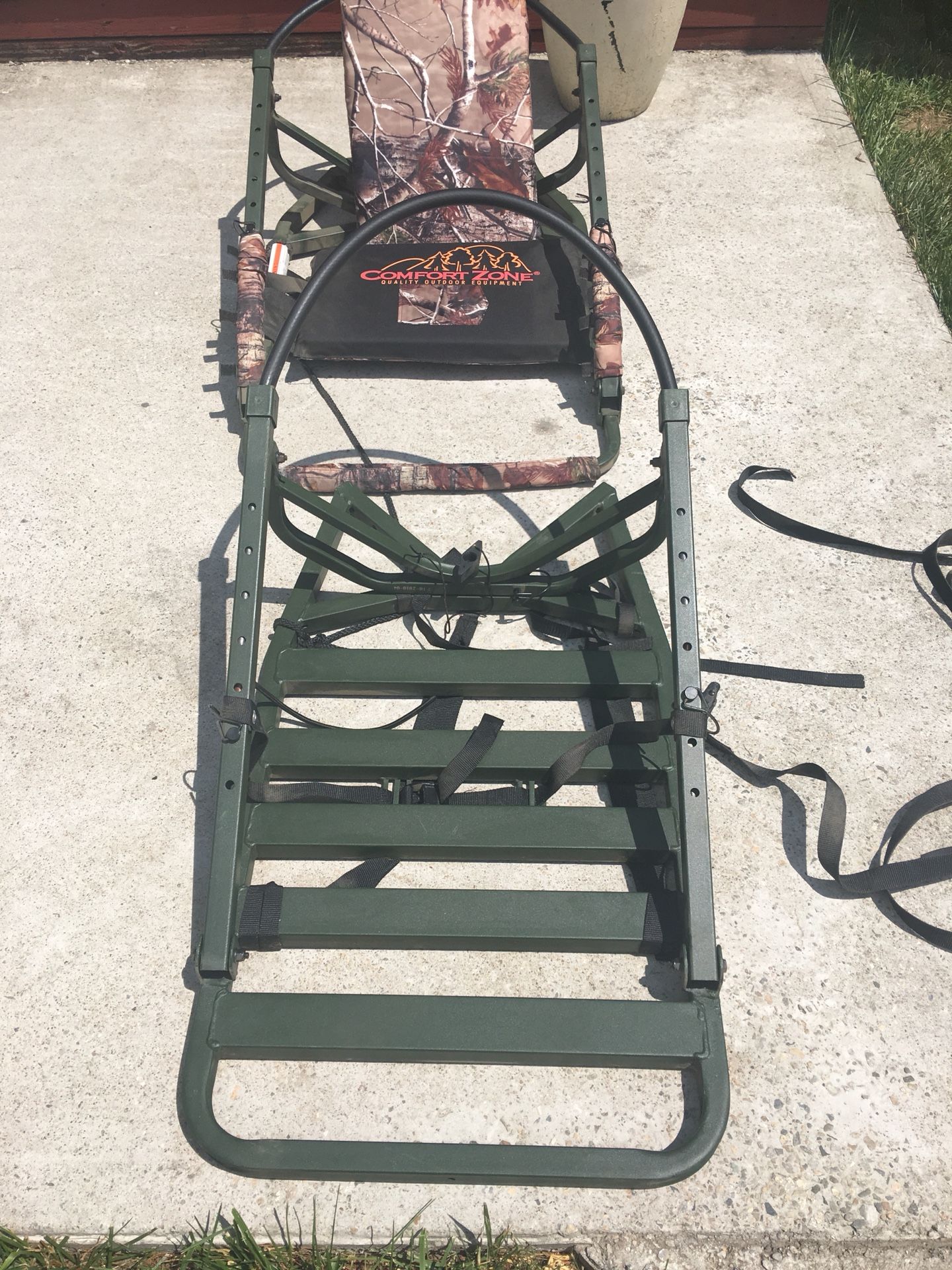 Comfort Zone Hunter Hang-On Treestand