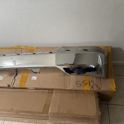 Original Chrome Front Bumper Came Off A 2003 Gmc Yukon