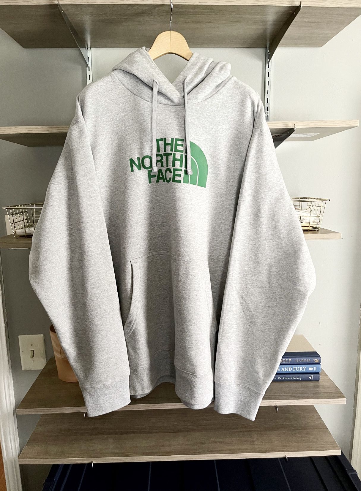 New! Mens North Face hoodie retail $80 size 2XL Brand new