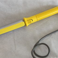 Drybar “The Wrap Party” Styling Wand – Yellow