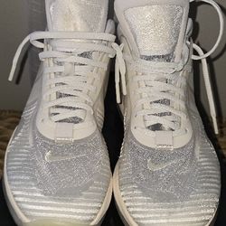 Lebron X JE ICON QS Size 9.5 In Mens