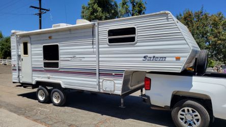 Travel trailer 5 th wheel... slide out