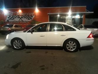 2007 ford five hundred ))104k miles((