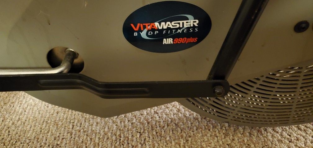 Vitamaster Air 990 Plus Exercise Bike for Sale in Indianapolis IN OfferUp