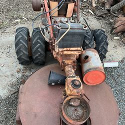 Self propel weed cutter needs work but it’s not seized!!