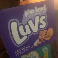 Baby Diapers Newborn - SiZe 3!!