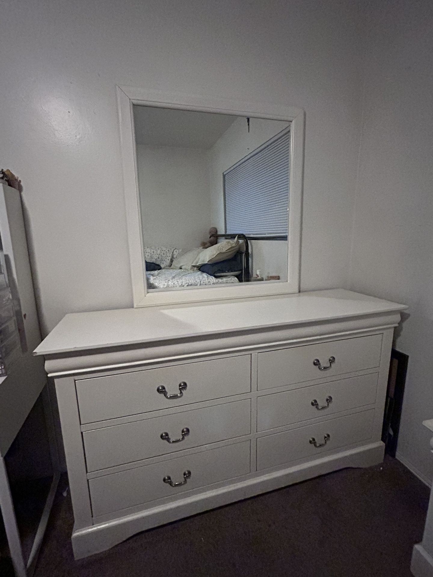 White Dresser with Mirror