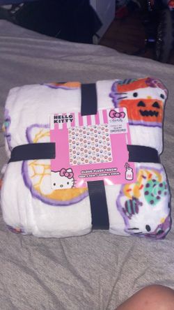Hello Kitty Halloween blanket
