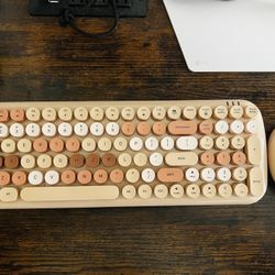 Wireless Keyboard and Mouse Combo
