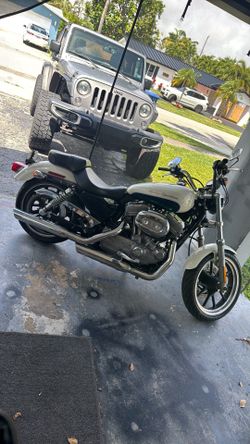 2012 Harley Davidson 883 Superlow