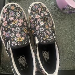 Kids vans size 3 like new