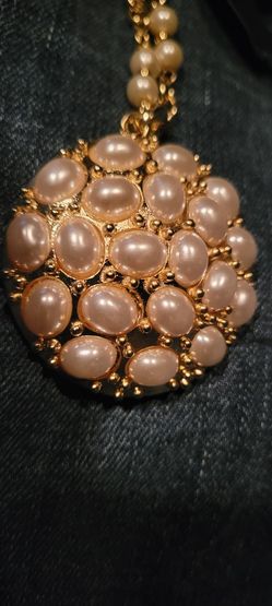Necklace With Pearl Pendant