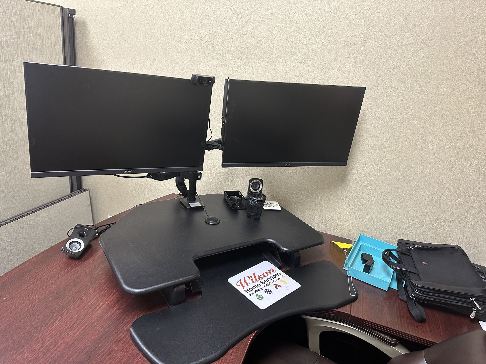 HD Sit-Stand Desk Adjustable Height with Dual Acer 27” Monitors - Zoom Webcam - Conference Microphone