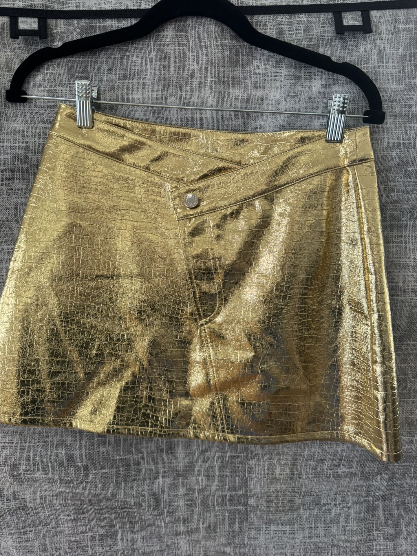 ✨ RONNY KOBO Metallic Gold Croc-Embossed Mini Skirt — Size Small (Worn Once)