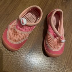 Kids beach / pool / water shoes