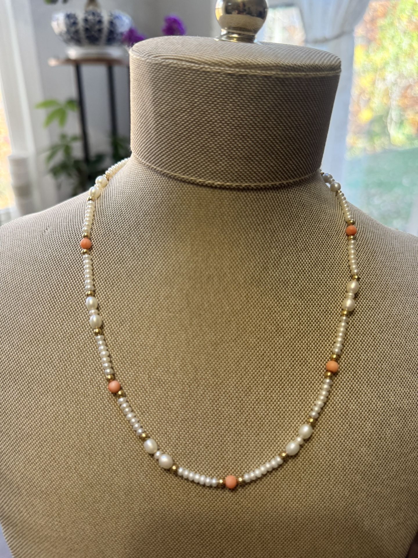 18K Yellow Gold, Pearl and Coral Nacklace 