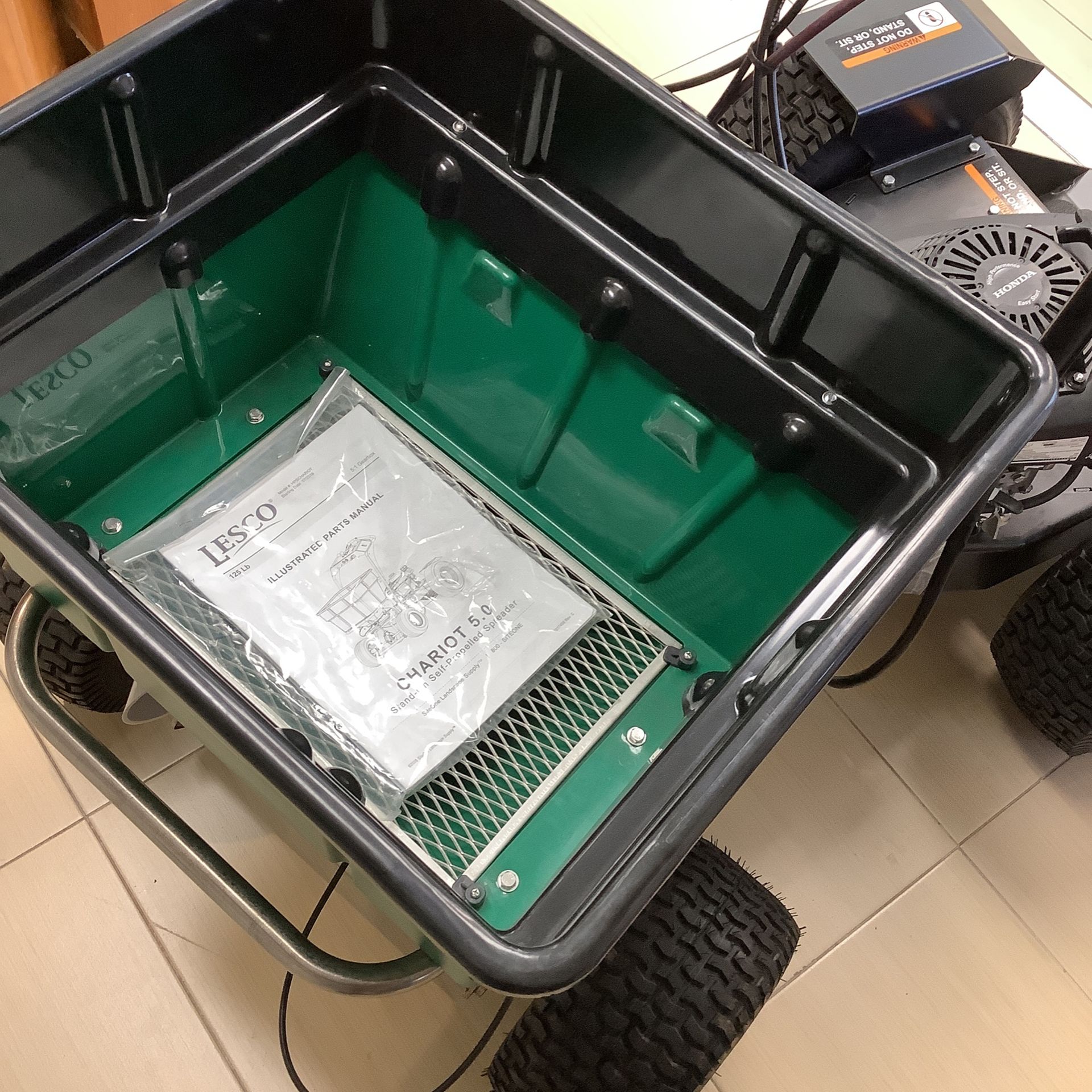 Lesco HPS Chariot Spreader Ride-On 125lb Capacity 5.0 HP Honda for Sale