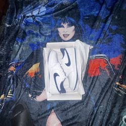 White/navy blue low dunks